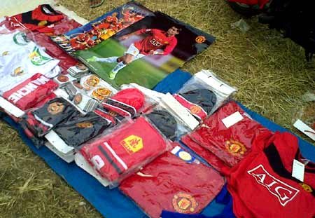 Bisnis Merchandise Klub Sepak Bola: Lebih dari Sekadar Jersey Kebanggaan