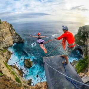 Melompat ke Ujung Dunia: Rekomendasi Spot Bungee Jumping Paling Mendebarkan