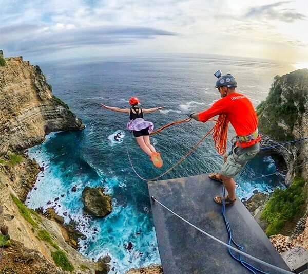 Melompat ke Ujung Dunia: Rekomendasi Spot Bungee Jumping Paling Mendebarkan