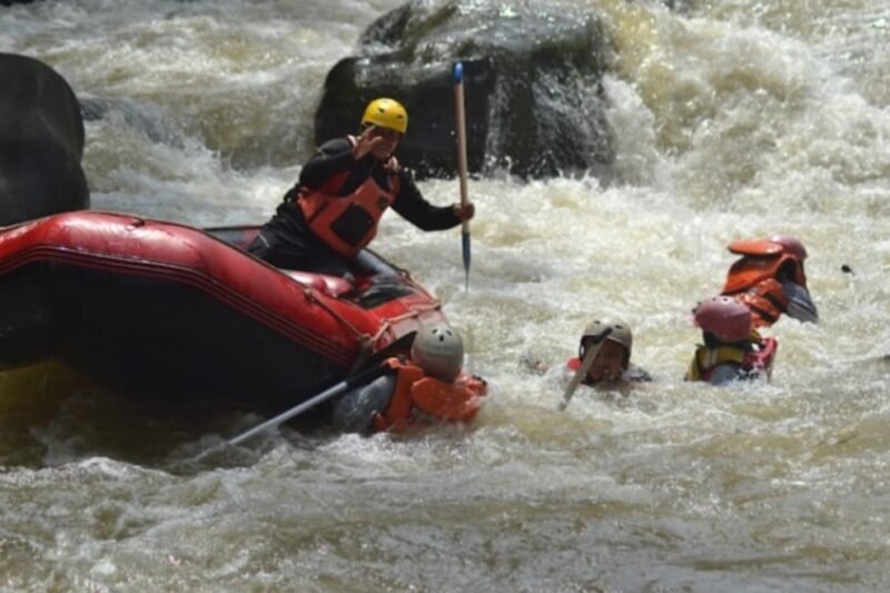 Menaklukkan Arus: Panduan Lengkap Persiapan Arung Jeram untuk Pemula dan Profesional