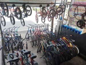 Menjelajahi Denyut Nadi Kota di Atas Dua Roda: Kisah Komunitas Sepeda Terbesar