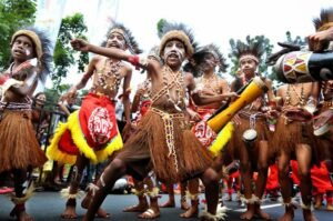 Suku-Suku Terasing: Menjaga Warisan di Tengah Arus Modernisasi