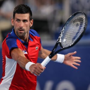 Tentu, mari kita bedah rivalitas epik antara Novak Djokovic dan Rafael Nadal dalam perebutan gelar GOAT (Greatest of All Time) tenis.