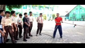 Tarik Tambang: Lebih dari Sekadar Adu Kekuatan, Ini Teknik dan Strategi yang Benar