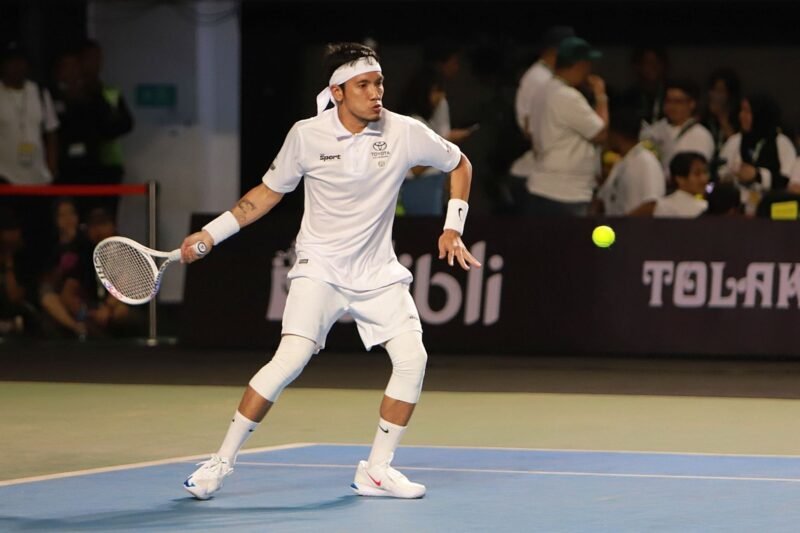 Tenis: Lebih dari Sekadar Pukulan dan Servis – Sebuah Panduan Komprehensif
