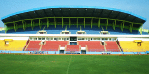 Tentu, mari kita buat artikel informatif tentang stadion tertua yang masih digunakan, dengan gaya bahasa yang menarik dan mudah dipahami.