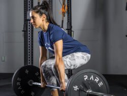 Deadlift: Lebih dari Sekadar Angkat Besi, Investasi Kesehatan Jangka Panjang