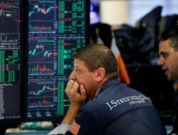 Pasar Saham di Tengah Ketidakpastian Global: Analisis, Tren, dan Prospeksi